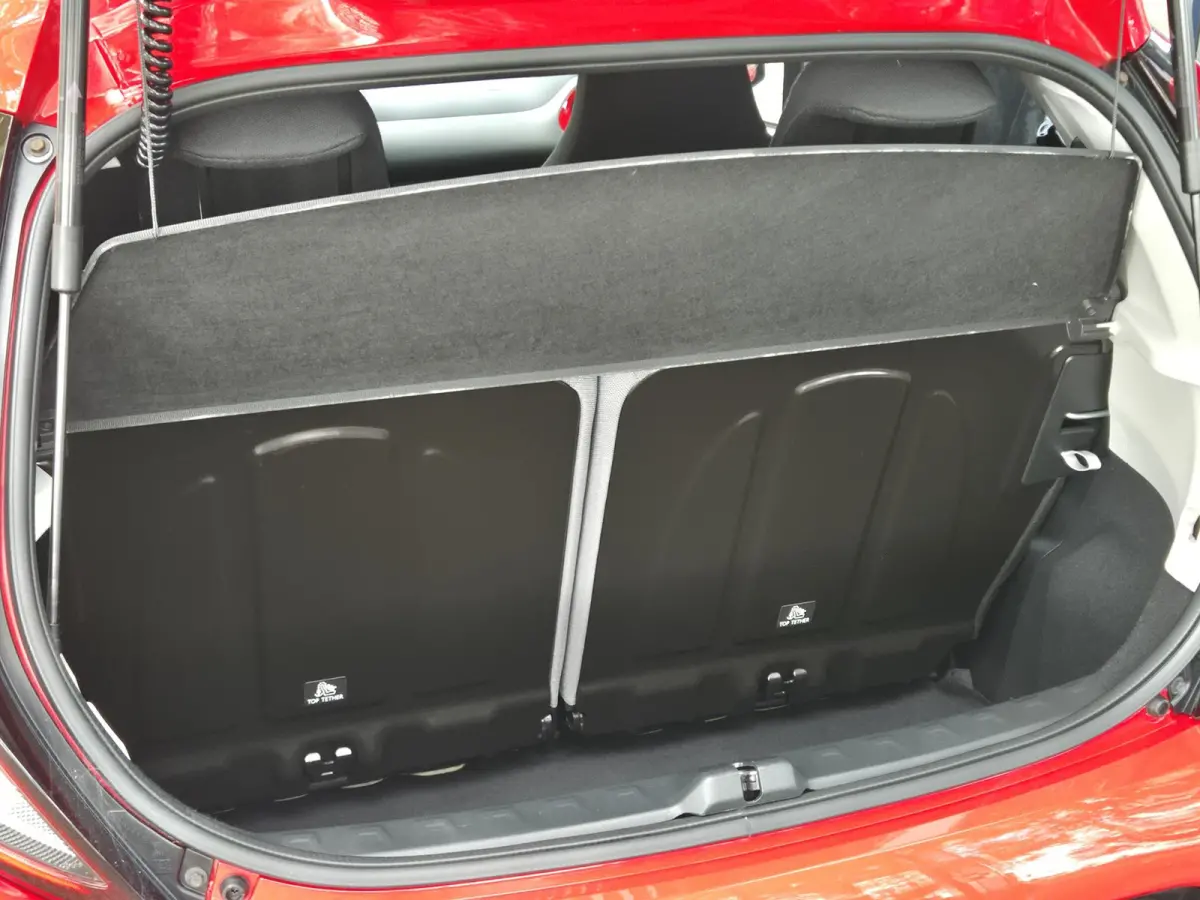 1.0 VVT-i x-joy | Navigatie via Apple Carplay | Climate Control | Parkeercamera | Licht metalen velgen