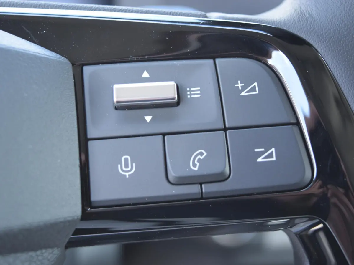 Vivaro-e 75kWh | STX Sport | Mooiste  bus van NL (!) | Lederen bekleding | Spoilerpakket | 18 inch Lichtmetalen velgen | Dynamic Comfort NAV Pakket | Winterpakket | 2x schuifdeur | Betimmeri