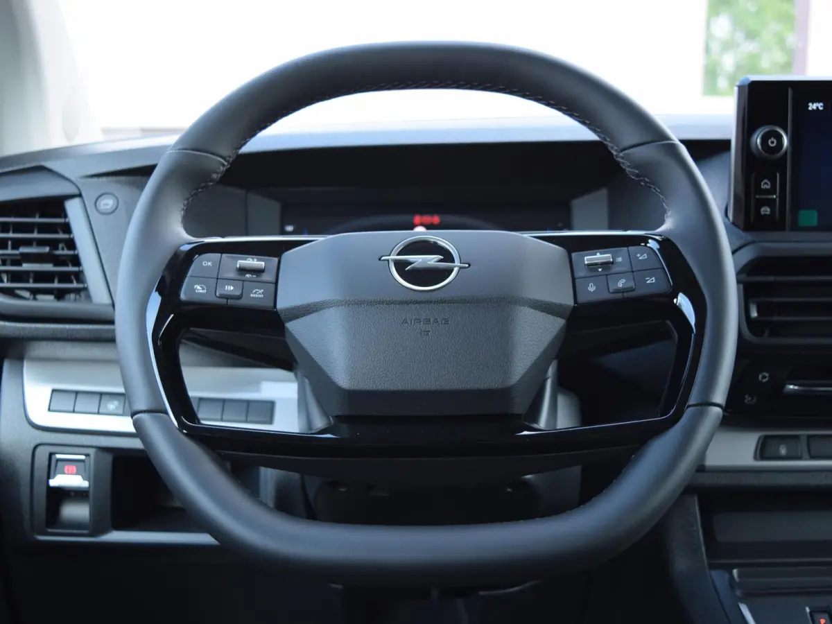 Vivaro-e 75kWh | STX Sport | Mooiste  bus van NL (!) | Lederen bekleding | Spoilerpakket | 18 inch Lichtmetalen velgen | Dynamic Comfort NAV Pakket | Winterpakket | 2x schuifdeur | Betimmeri