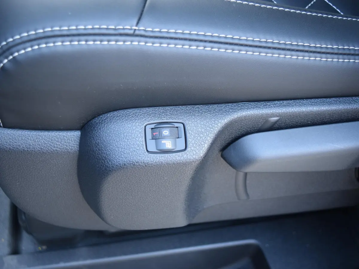 Vivaro-e 75kWh | STX Sport | Mooiste  bus van NL (!) | Lederen bekleding | Spoilerpakket | 18 inch Lichtmetalen velgen | Dynamic Comfort NAV Pakket | Winterpakket | 2x schuifdeur | Betimmeri