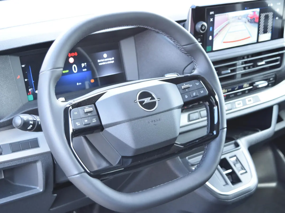 Vivaro-e 75kWh | STX Sport | Mooiste  bus van NL (!) | Lederen bekleding | Spoilerpakket | 18 inch Lichtmetalen velgen | Dynamic Comfort NAV Pakket | Winterpakket | 2x schuifdeur | Betimmeri