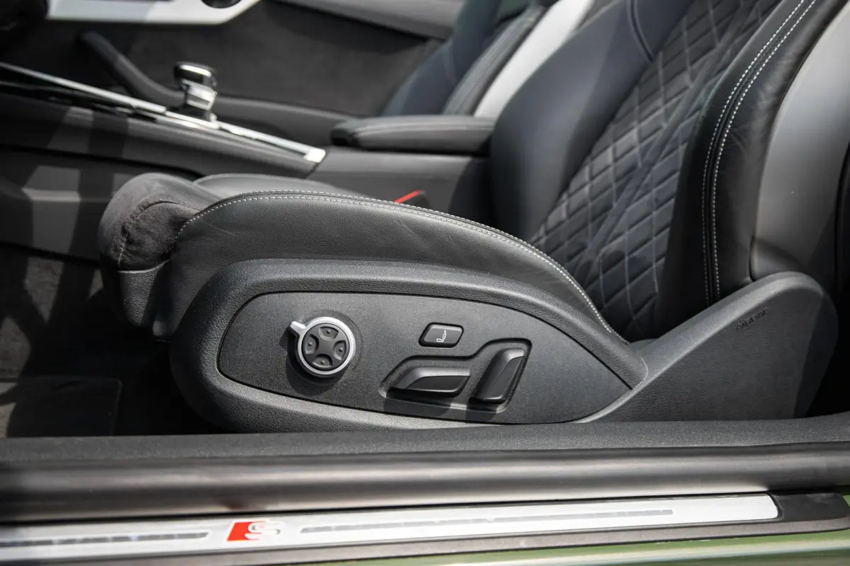 40 TFSI 204pk S edition | 20" LMV | Massage | Alcantara Bekleding | Apple Carplay/ Android Auto