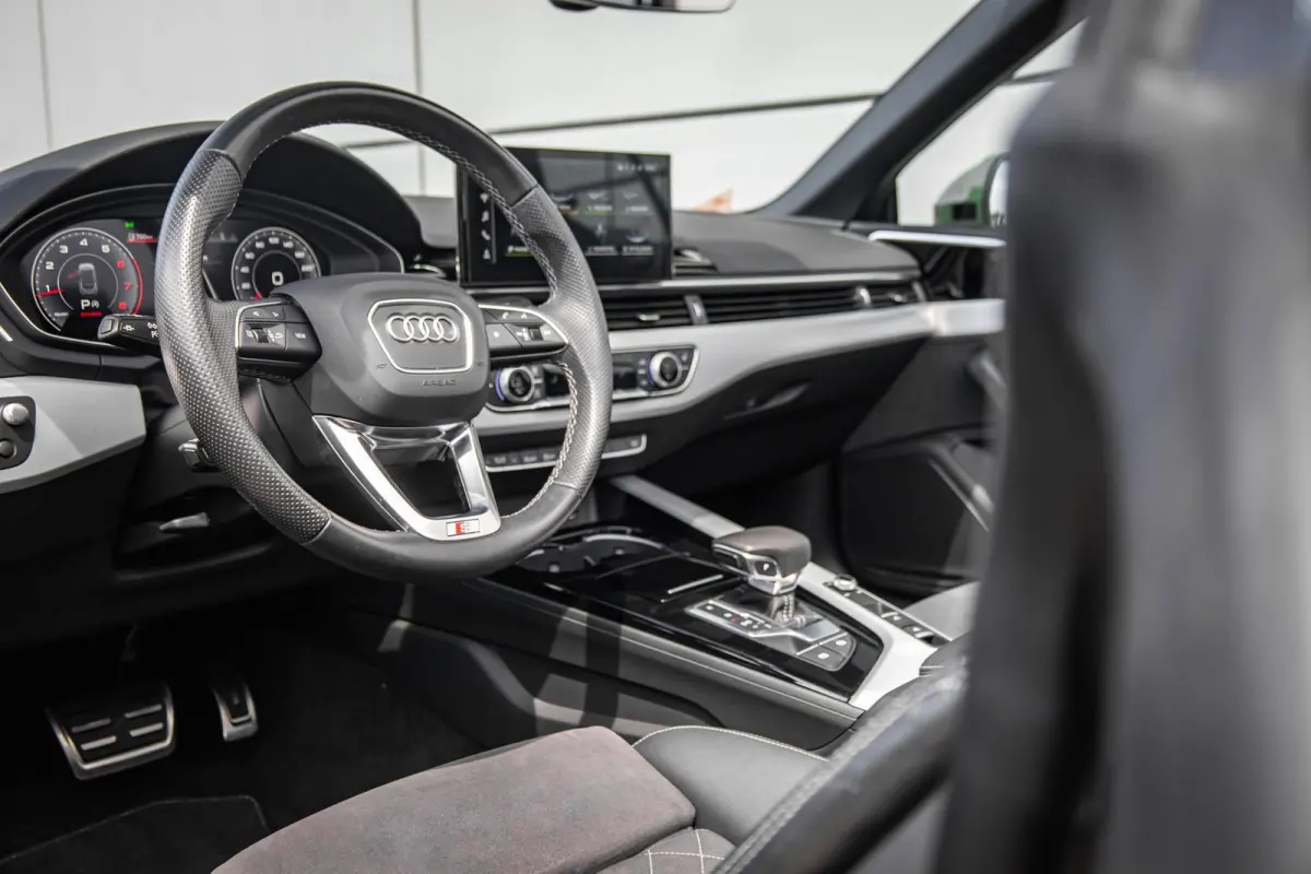 40 TFSI 204pk S edition | 20" LMV | Massage | Alcantara Bekleding | Apple Carplay/ Android Auto