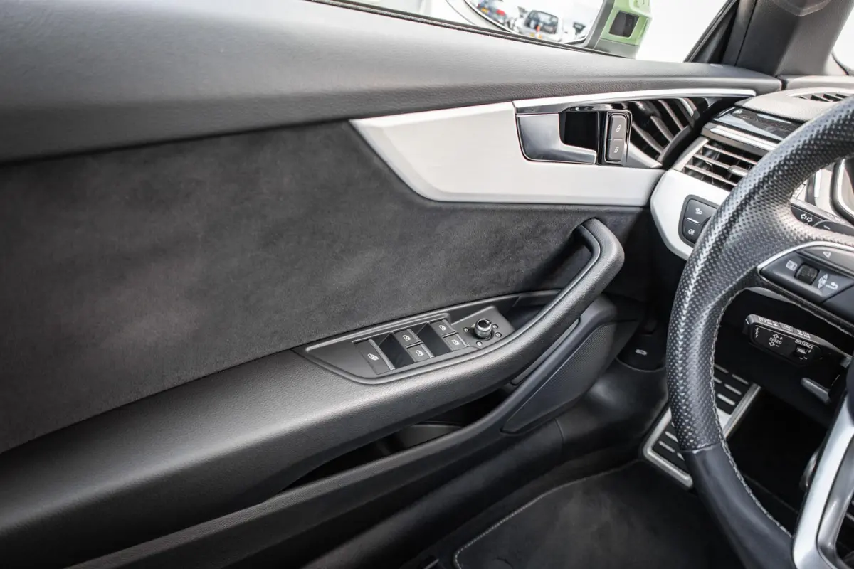 40 TFSI 204pk S edition | 20" LMV | Massage | Alcantara Bekleding | Apple Carplay/ Android Auto