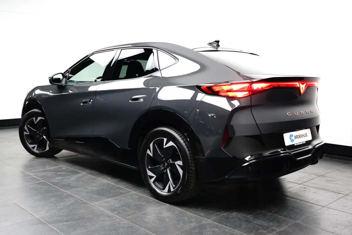 82 kWh 286pk Business | Camera | Adaptive Cruise Control | Dodehoeksensor | Keyless | Elektrische Achterklep