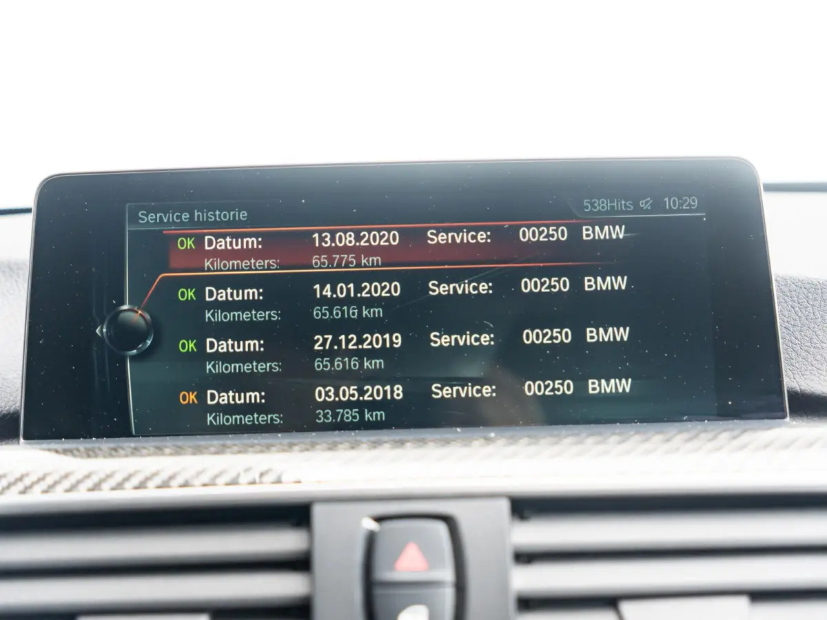 M4 Competition |  1e Lak | Carbon interieurinleg | Head-up Display | | Air Collar | Verwarmd stuurwiel |