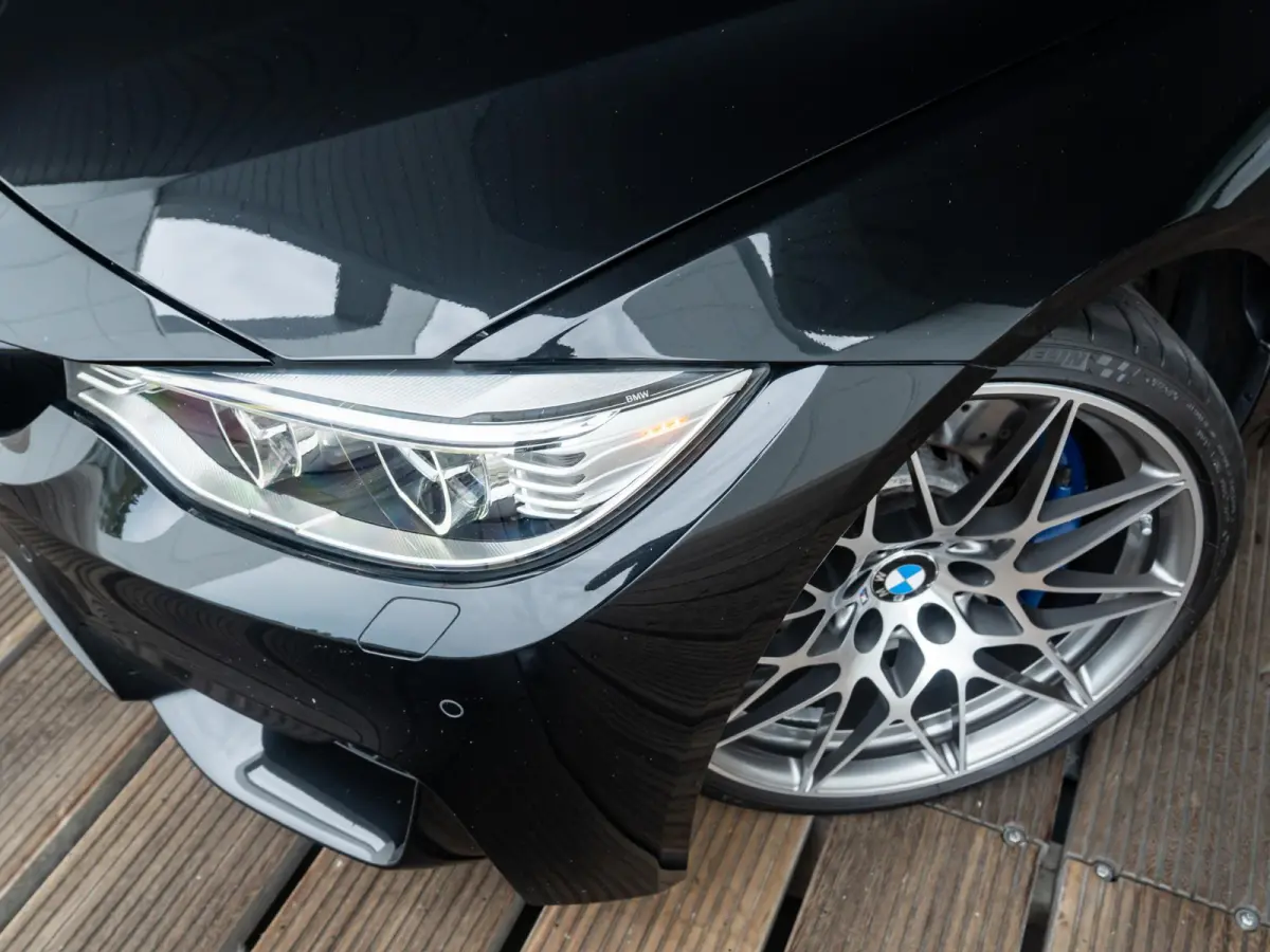 M4 Competition |  1e Lak | Carbon interieurinleg | Head-up Display | | Air Collar | Verwarmd stuurwiel |