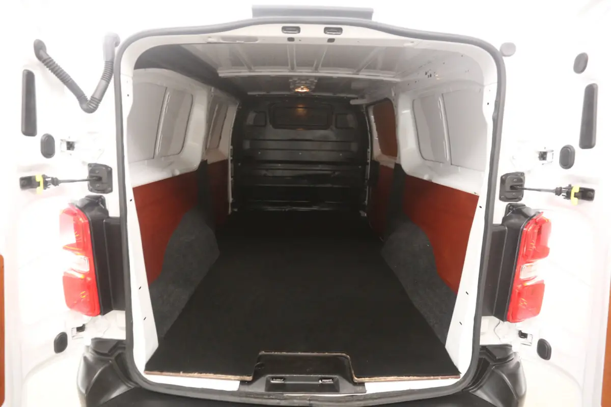 75 kWh L3H1 | Snelladen | SOH 97% | Airco | Cruise | Carplay | 3 Zits | Parkeersens.
