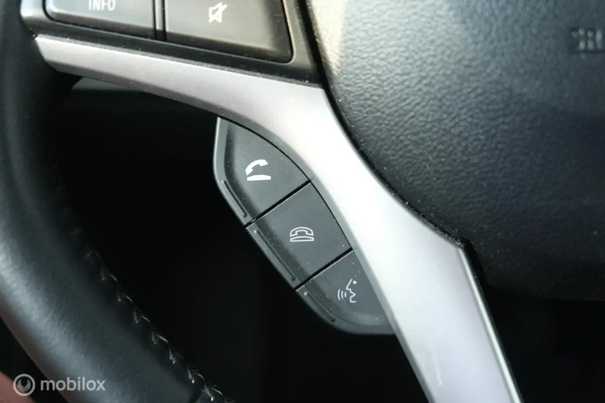 1.2 Smart Hybrid Style | Camera | Cruise | Stoelverwarming | Automaat | Keyless entry & go | LED | NL Auto | Uniek