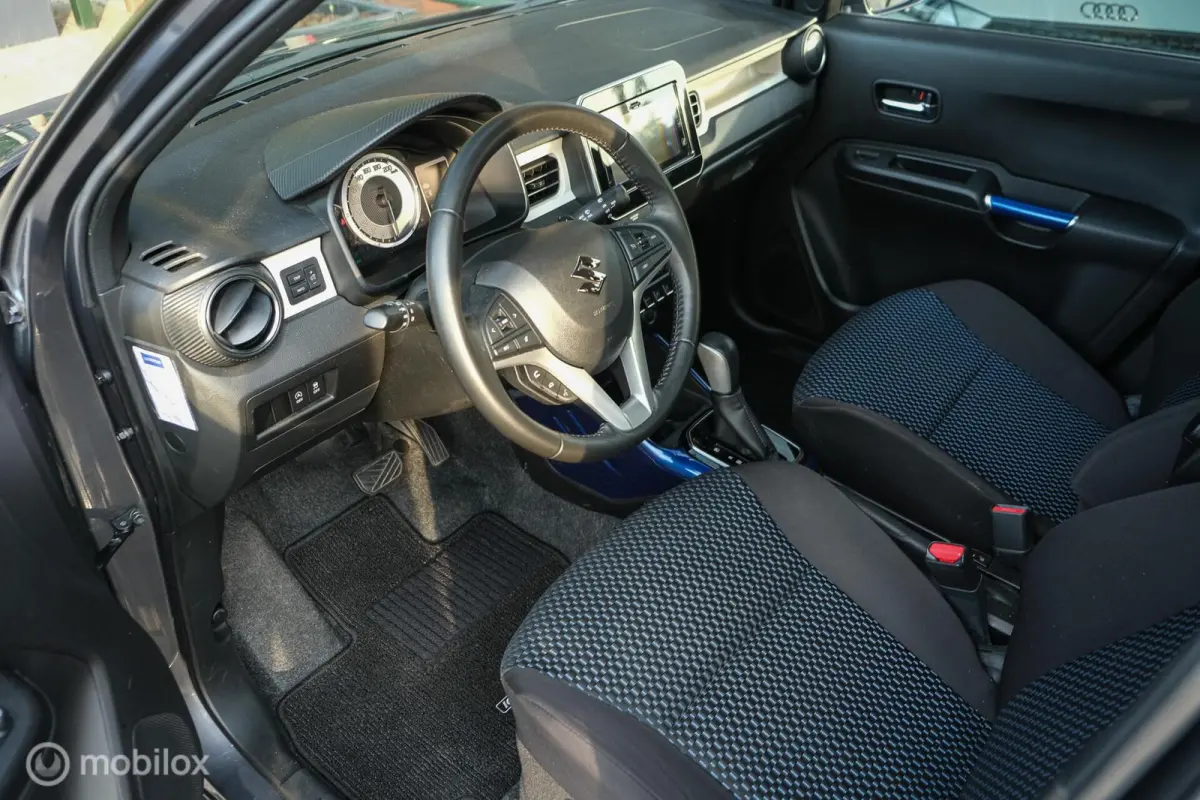 1.2 Smart Hybrid Style | Camera | Cruise | Stoelverwarming | Automaat | Keyless entry & go | LED | NL Auto | Uniek