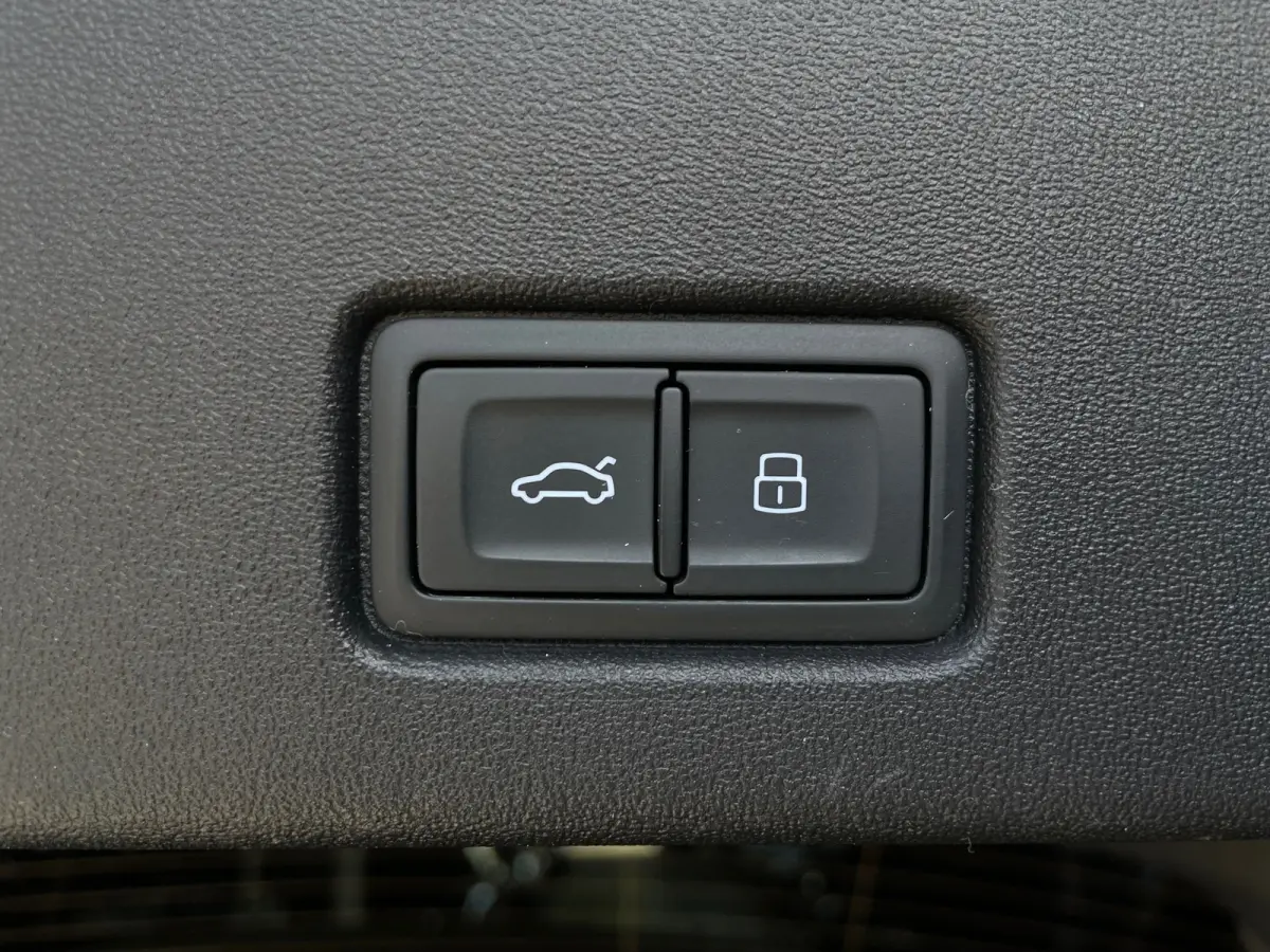 40 Launch edition Advanced 77 kWh 1EIG NAP WARMTEPOMP SOH95%|VIRTUALCOCKPIT|MATRIXLED|CAMERA|PARK.ASSIST|20''INCH
