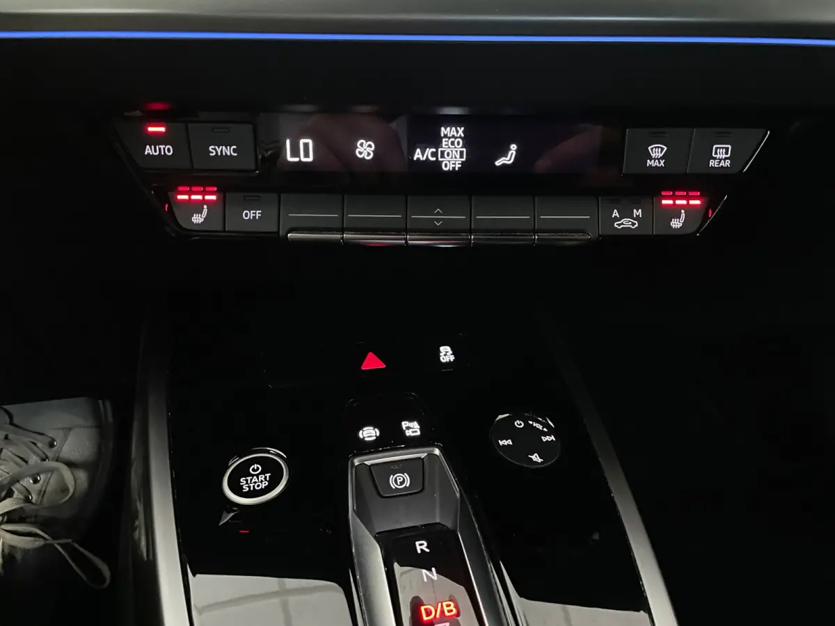 40 Launch edition Advanced 77 kWh 1EIG NAP WARMTEPOMP SOH95%|VIRTUALCOCKPIT|MATRIXLED|CAMERA|PARK.ASSIST|20''INCH