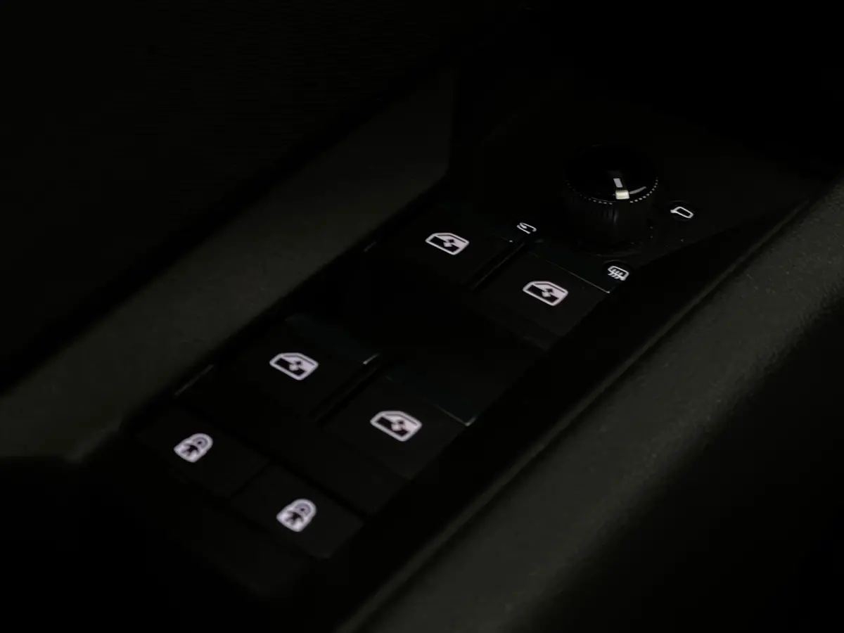 40 Launch edition Advanced 77 kWh 1EIG NAP WARMTEPOMP SOH95%|VIRTUALCOCKPIT|MATRIXLED|CAMERA|PARK.ASSIST|20''INCH