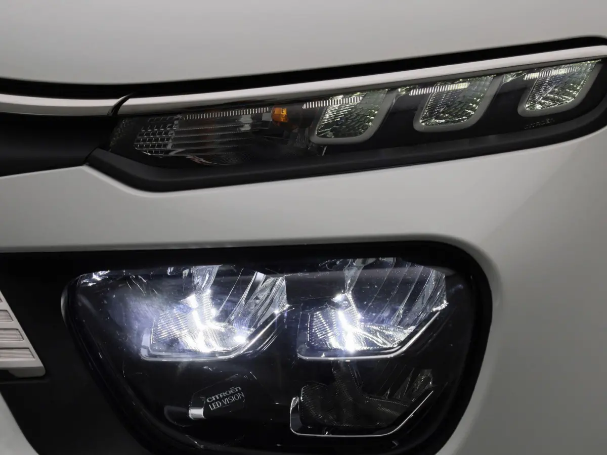 1.2 PureTech Feel | APPLE CARPLAY - ANDROID AUTO | NAVIGATIE | CRUISE CONTROL | CLIMATE CONTROL |