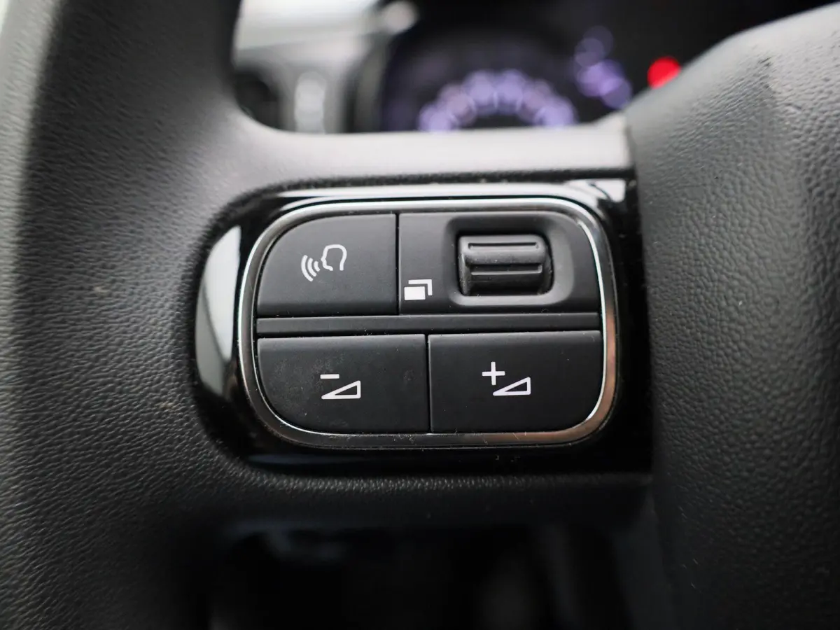 1.2 PureTech Feel | APPLE CARPLAY - ANDROID AUTO | NAVIGATIE | CRUISE CONTROL | CLIMATE CONTROL |