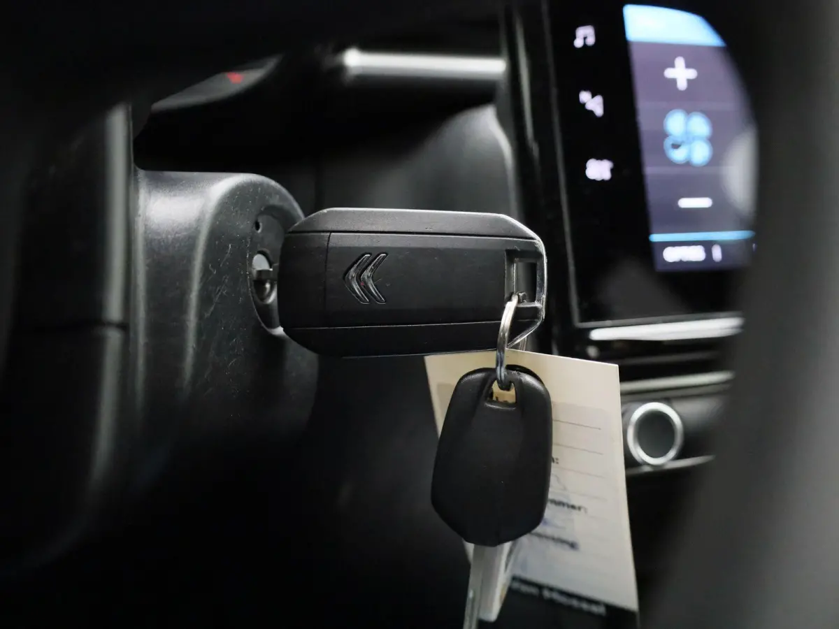 1.2 PureTech Feel | APPLE CARPLAY - ANDROID AUTO | NAVIGATIE | CRUISE CONTROL | CLIMATE CONTROL |