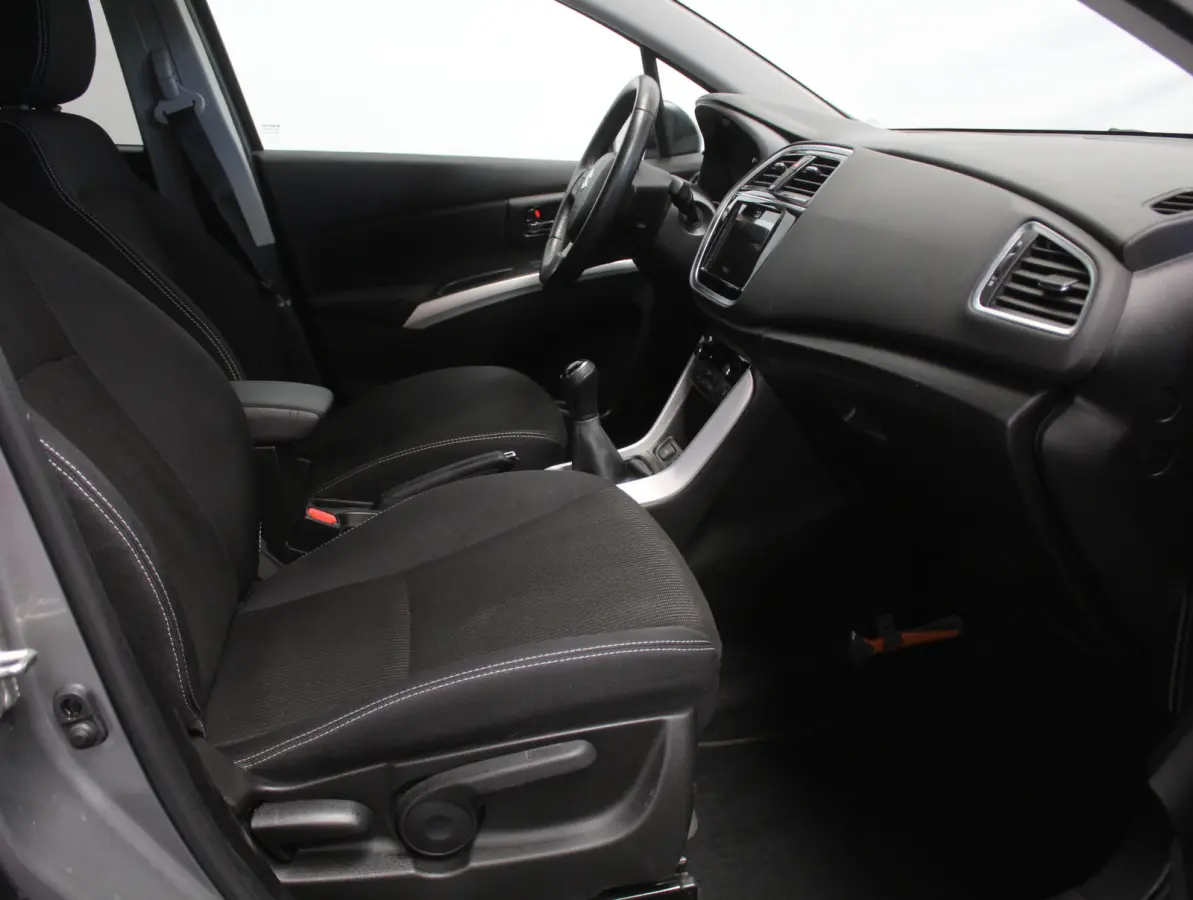 1.0 Boosterjet Exclusive CLIMATE | CARPLAY | CAMERA | LED | STOELVERW | CRUISE | LMV17 | AFNBTRHAAK