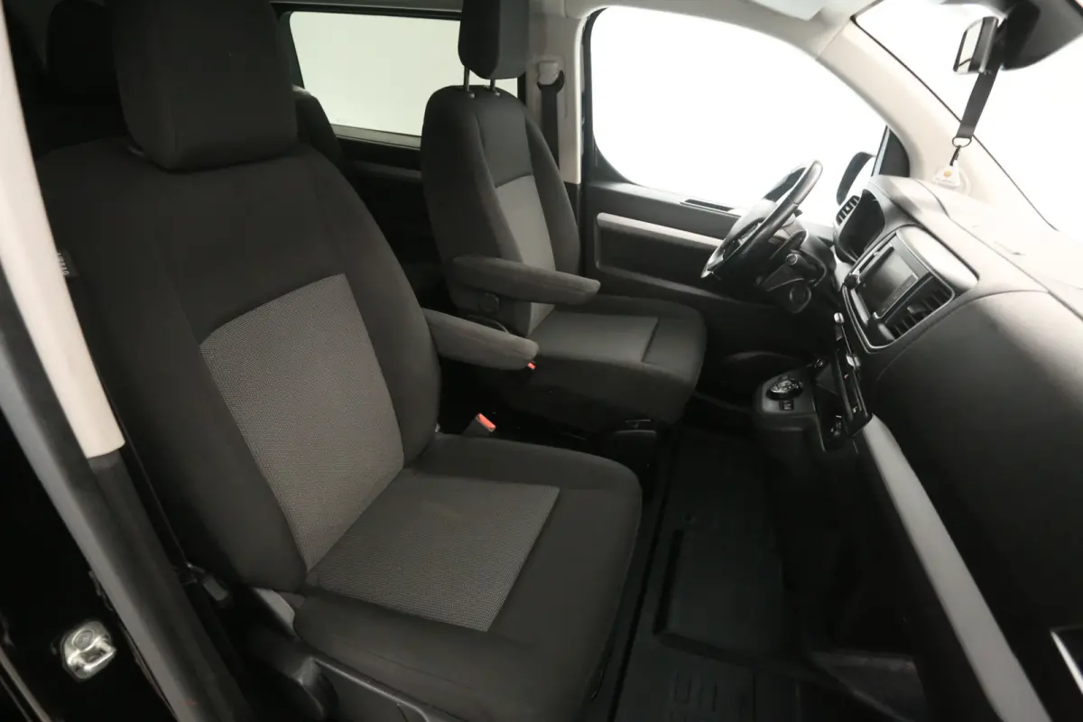 2.0 BlueHDI 180PK L3H1 | Dubbele Cabine | Automaat | Clima | Camera | Cruise | Trekhaak | 2xSchuifdeur |  Carplay