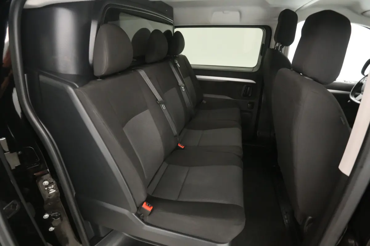 2.0 BlueHDI 180PK L3H1 | Dubbele Cabine | Automaat | Clima | Camera | Cruise | Trekhaak | 2xSchuifdeur |  Carplay