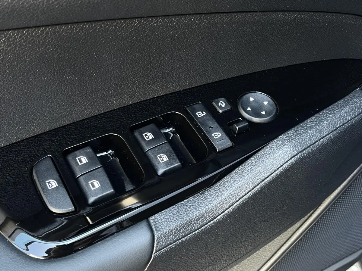 1.6 T-GDi Hybrid DynamicLine | Camera | Navi | Apple Carplay | Android Auto | Lichtmetalen Velgen |