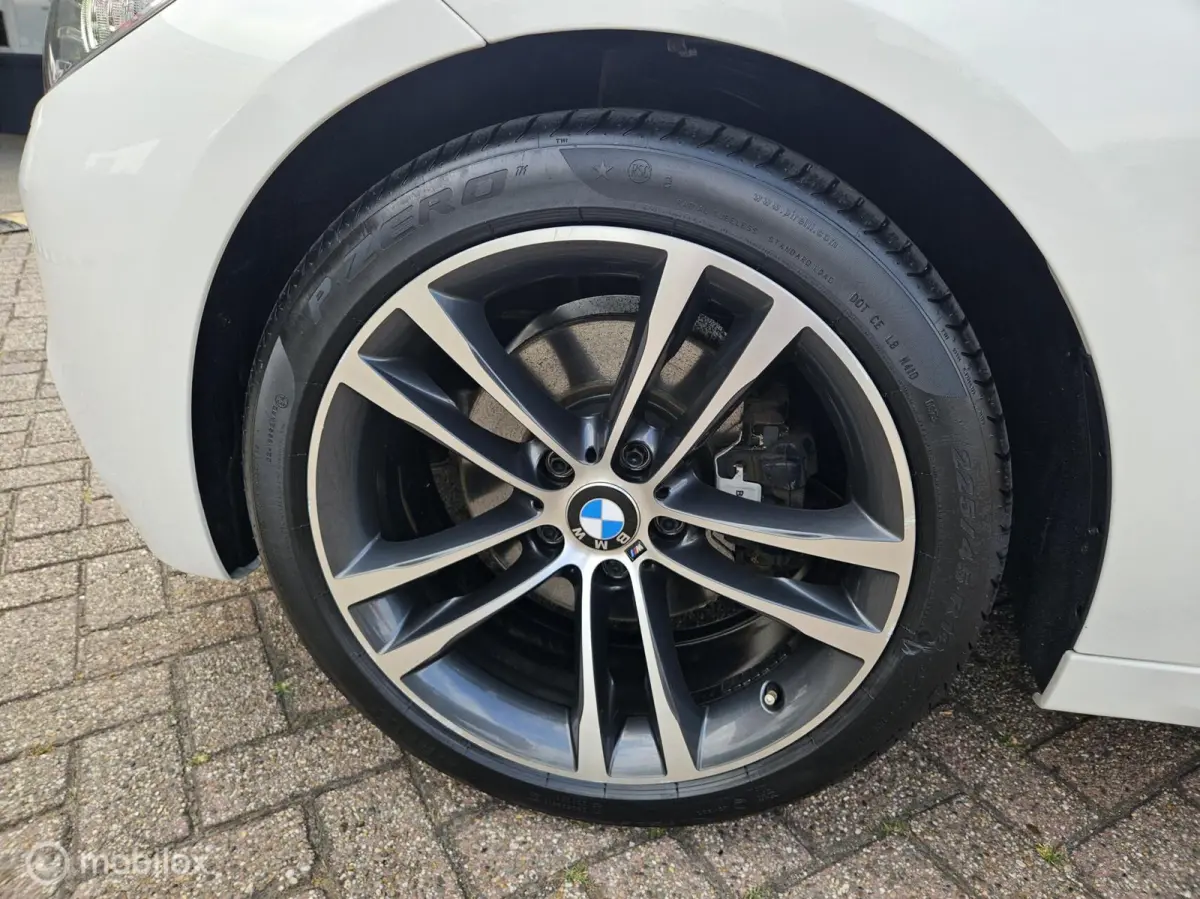 328i xDrive High Executive
