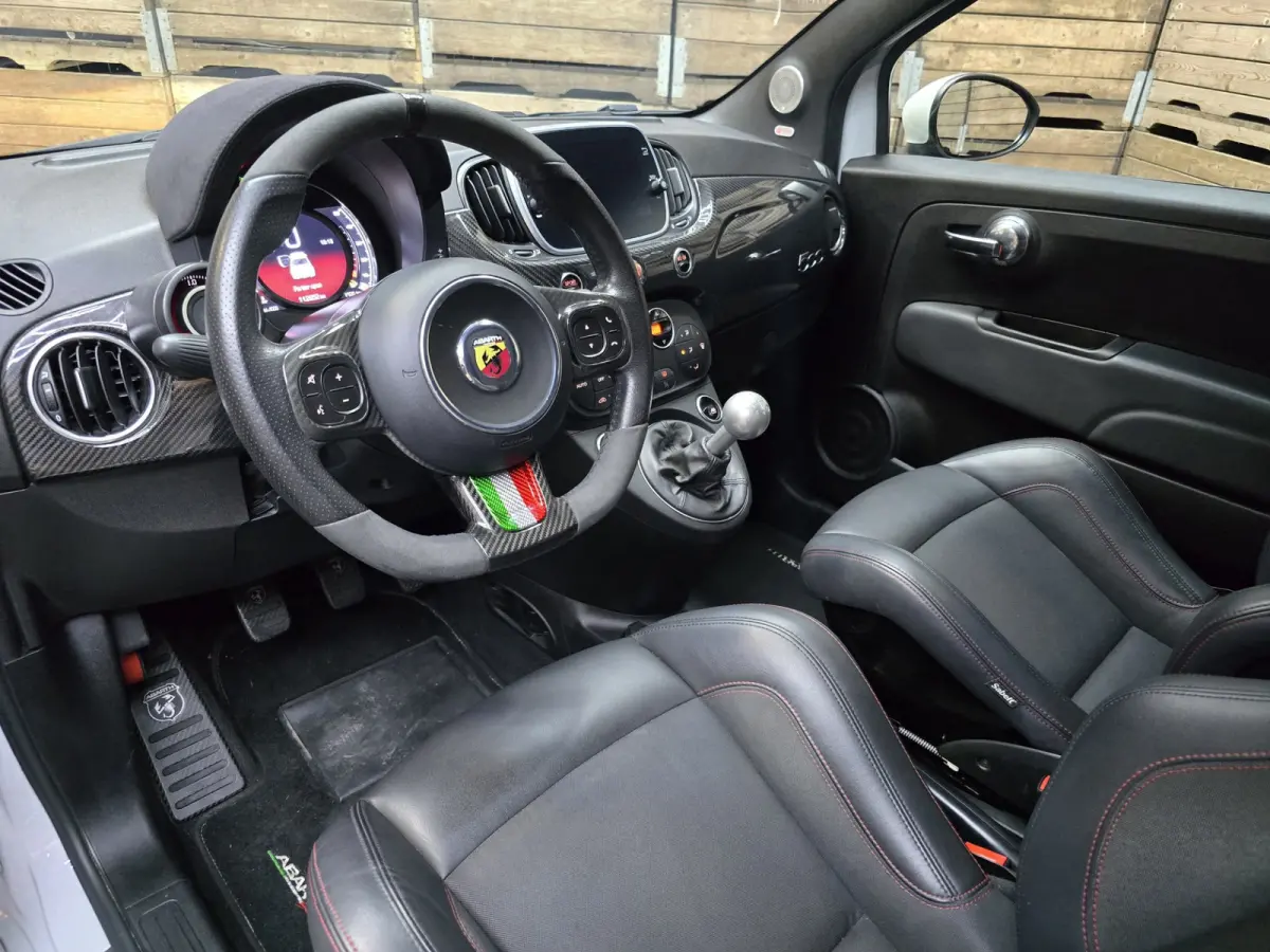1.4 T-Jet Abarth Competizione Esseessee 70th Anniversary Carbon 180PK!