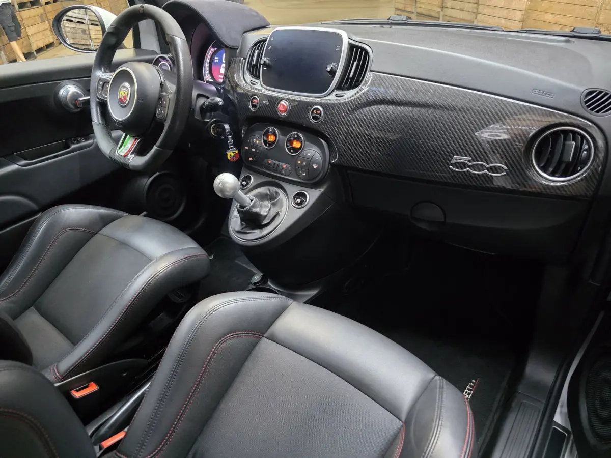 1.4 T-Jet Abarth Competizione Esseessee 70th Anniversary Carbon 180PK!