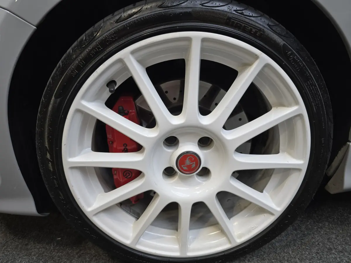 1.4 T-Jet Abarth Competizione Esseessee 70th Anniversary Carbon 180PK!