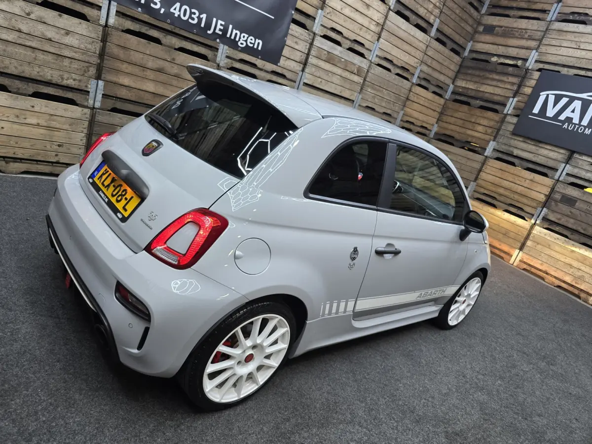 1.4 T-Jet Abarth Competizione Esseessee 70th Anniversary Carbon 180PK!