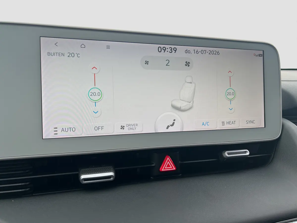 Style 58 kWh SOH 100% | Camera | Adaptive cruise controle | Carplay | Keyless entry | LED koplampen | Navigatie | Parkeersensoren | Digitaal cockpit | 19'' velgen