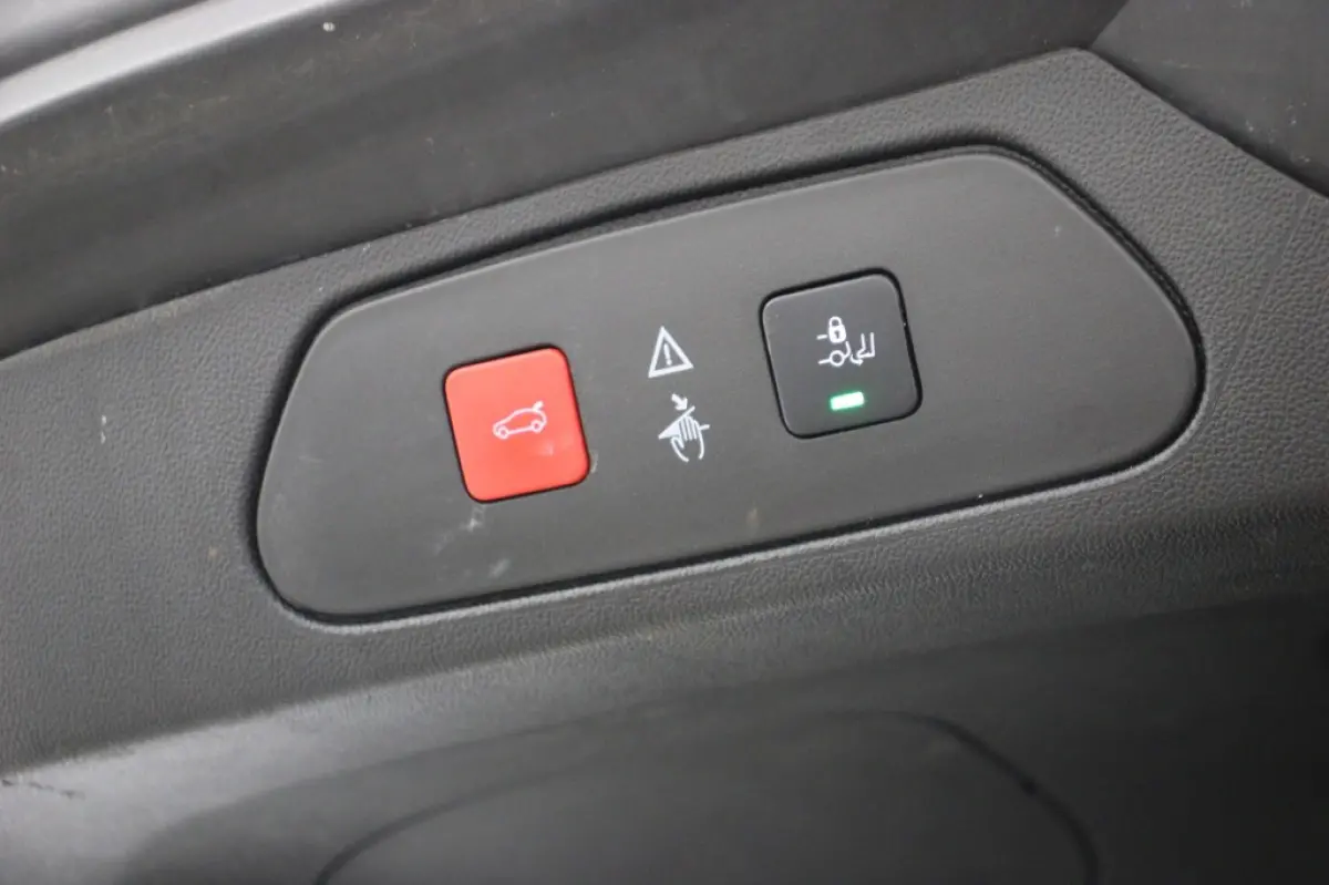 1.6 PHEV Hybrid Business Edition - Camera, Carplay, Trekhaak