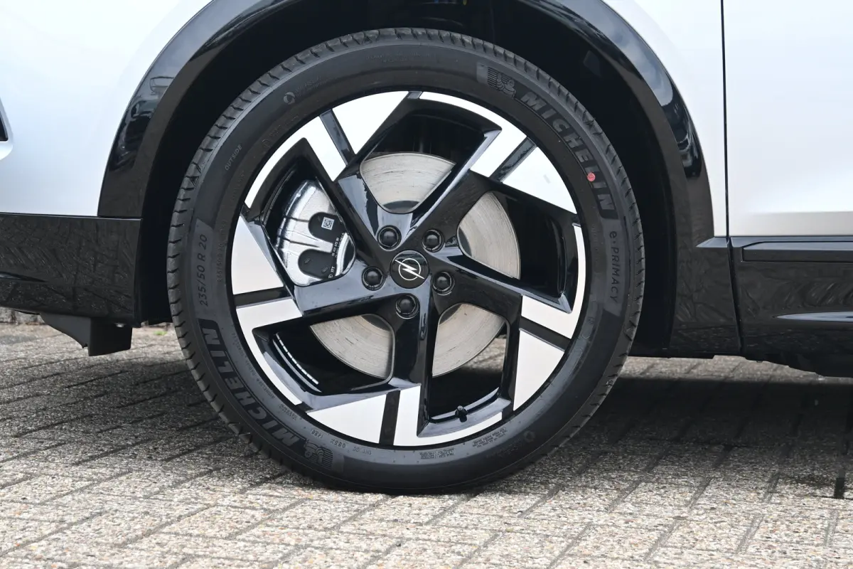 Business Edition 97 kWh Long Range DEMO-DEAL! | Schuif-/Kanteldak | FOCAL | Stoel/Stuurverwarming | 360 Camera | Adaptive Cruise | !!