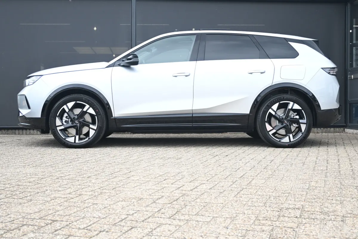 Business Edition 97 kWh Long Range DEMO-DEAL! | Schuif-/Kanteldak | FOCAL | Stoel/Stuurverwarming | 360 Camera | Adaptive Cruise | !!