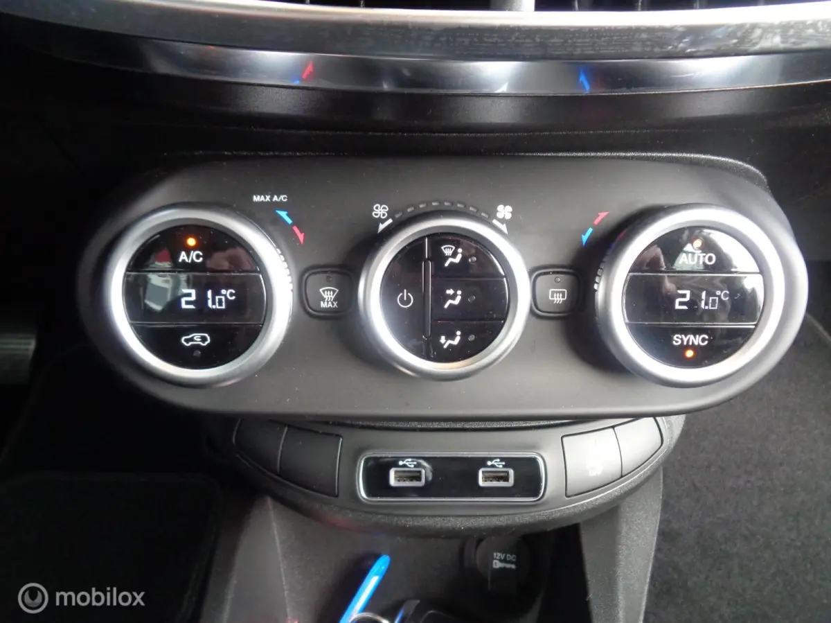 1.0 GSE Lounge/TURBO/Cappuccino/Airco/Key Less/Camera/PDC/LM velgen/1st eig/LED