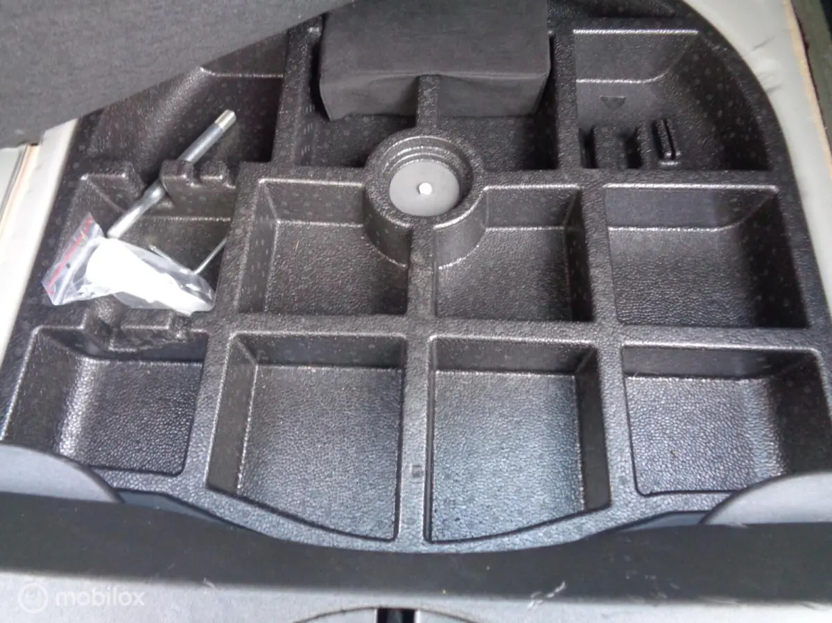 1.0 GSE Lounge/TURBO/Cappuccino/Airco/Key Less/Camera/PDC/LM velgen/1st eig/LED