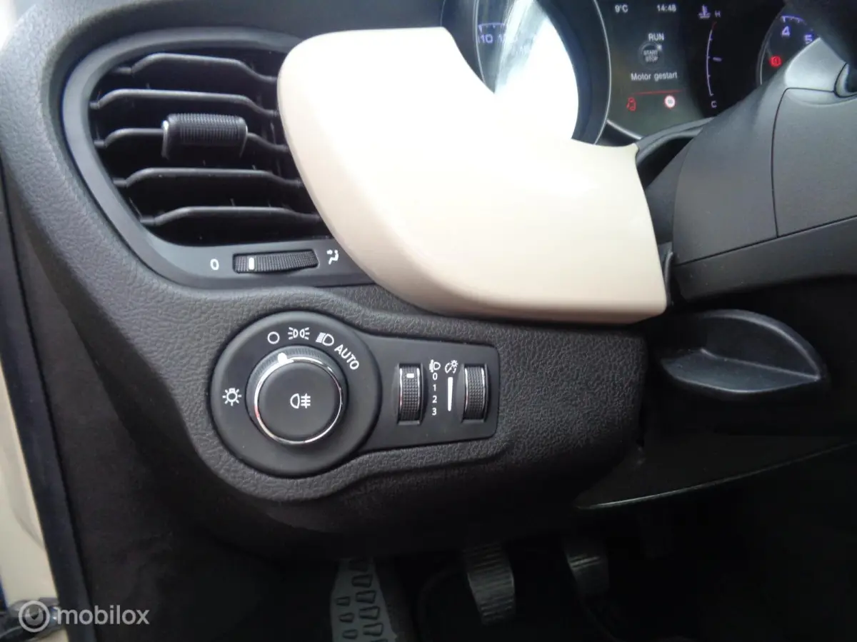 1.0 GSE Lounge/TURBO/Cappuccino/Airco/Key Less/Camera/PDC/LM velgen/1st eig/LED
