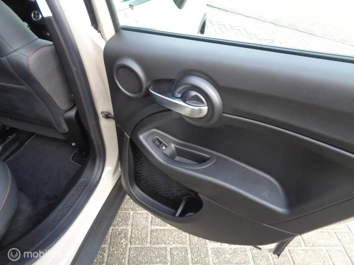 1.0 GSE Lounge/TURBO/Cappuccino/Airco/Key Less/Camera/PDC/LM velgen/1st eig/LED