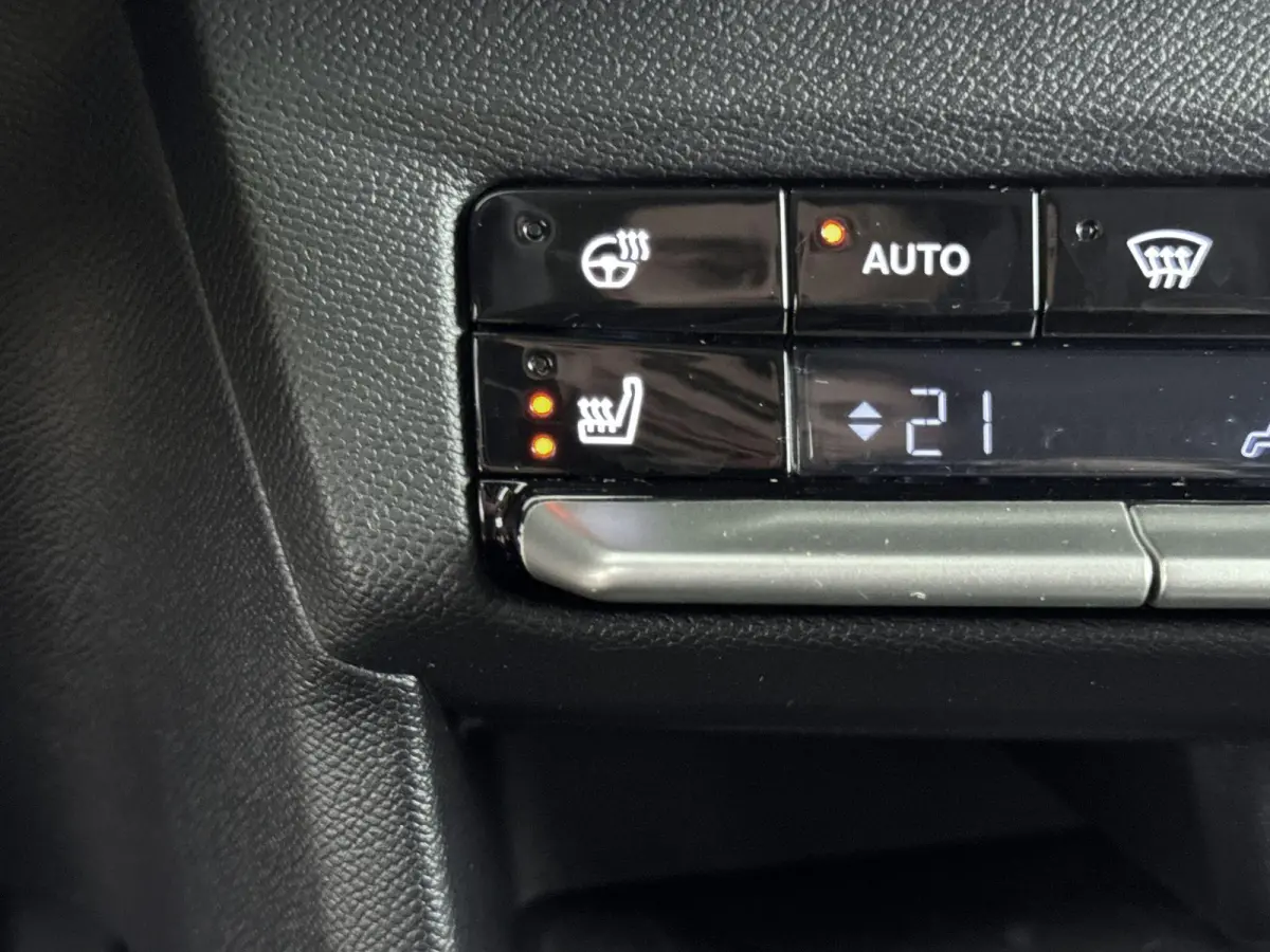 SUV 136 pk Hybrid Automaat GS | Camera | Navigatie | Dodehoekbewaking | Parkeersensoren | Carplay