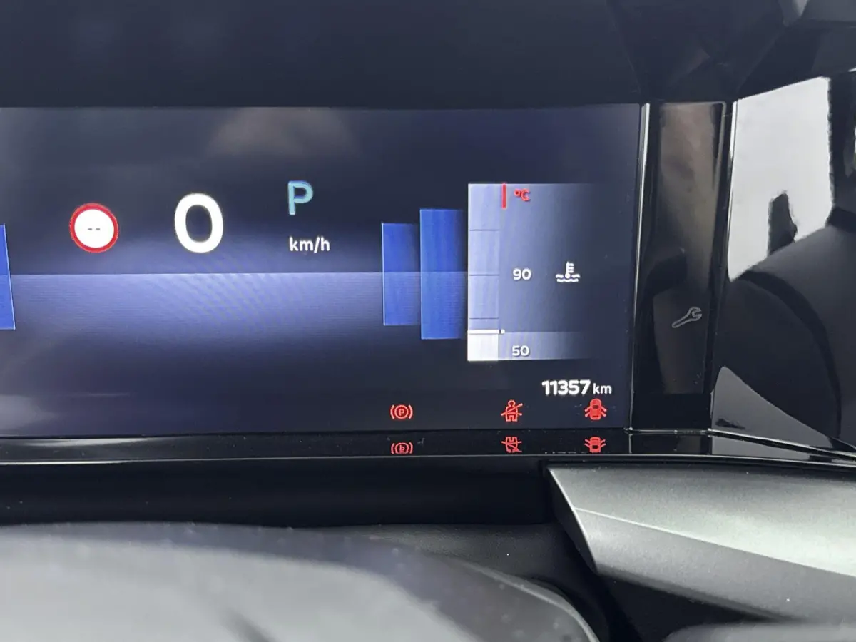 SUV 136 pk Hybrid Automaat GS | Camera | Navigatie | Dodehoekbewaking | Parkeersensoren | Carplay