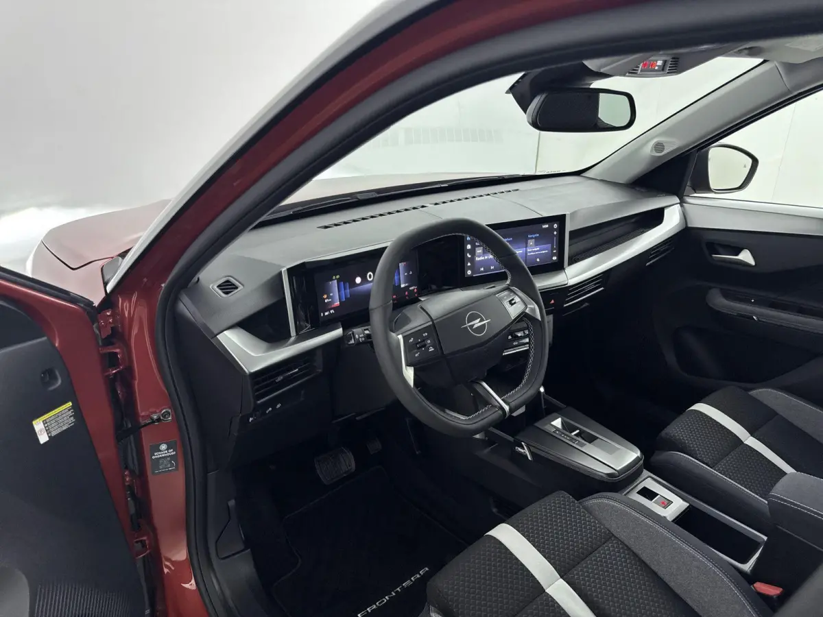 SUV 136 pk Hybrid Automaat GS | Camera | Navigatie | Dodehoekbewaking | Parkeersensoren | Carplay