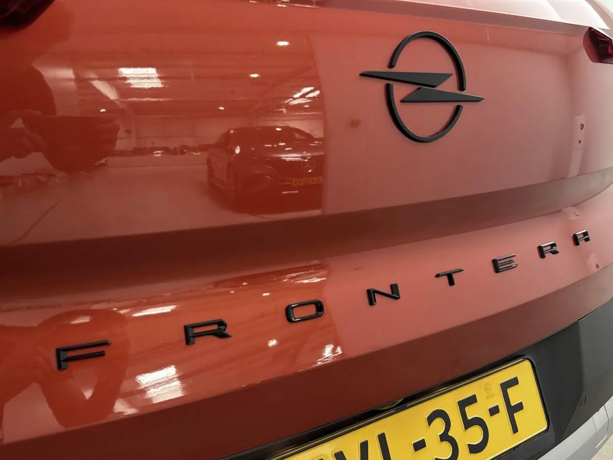 SUV 136 pk Hybrid Automaat GS | Camera | Navigatie | Dodehoekbewaking | Parkeersensoren | Carplay