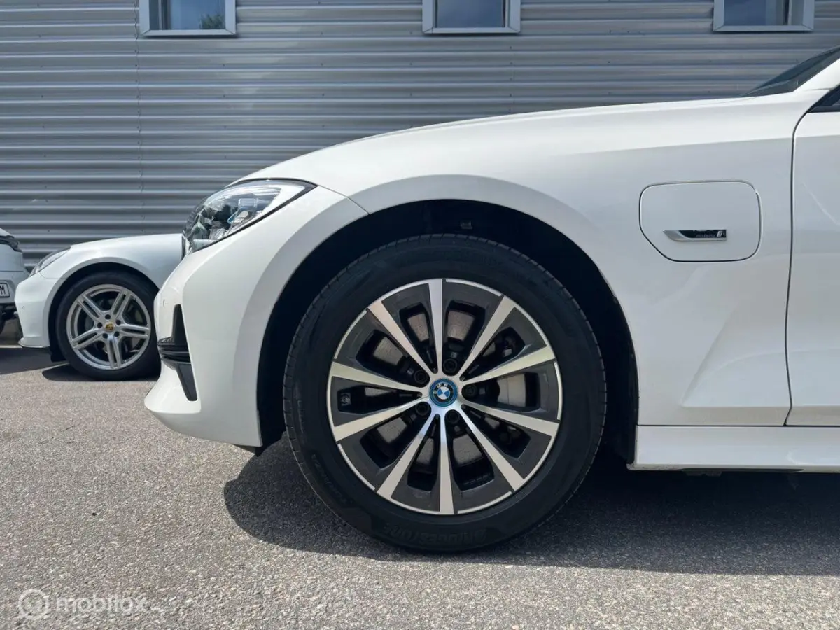 330e Sportline, Laser, trekhaak
