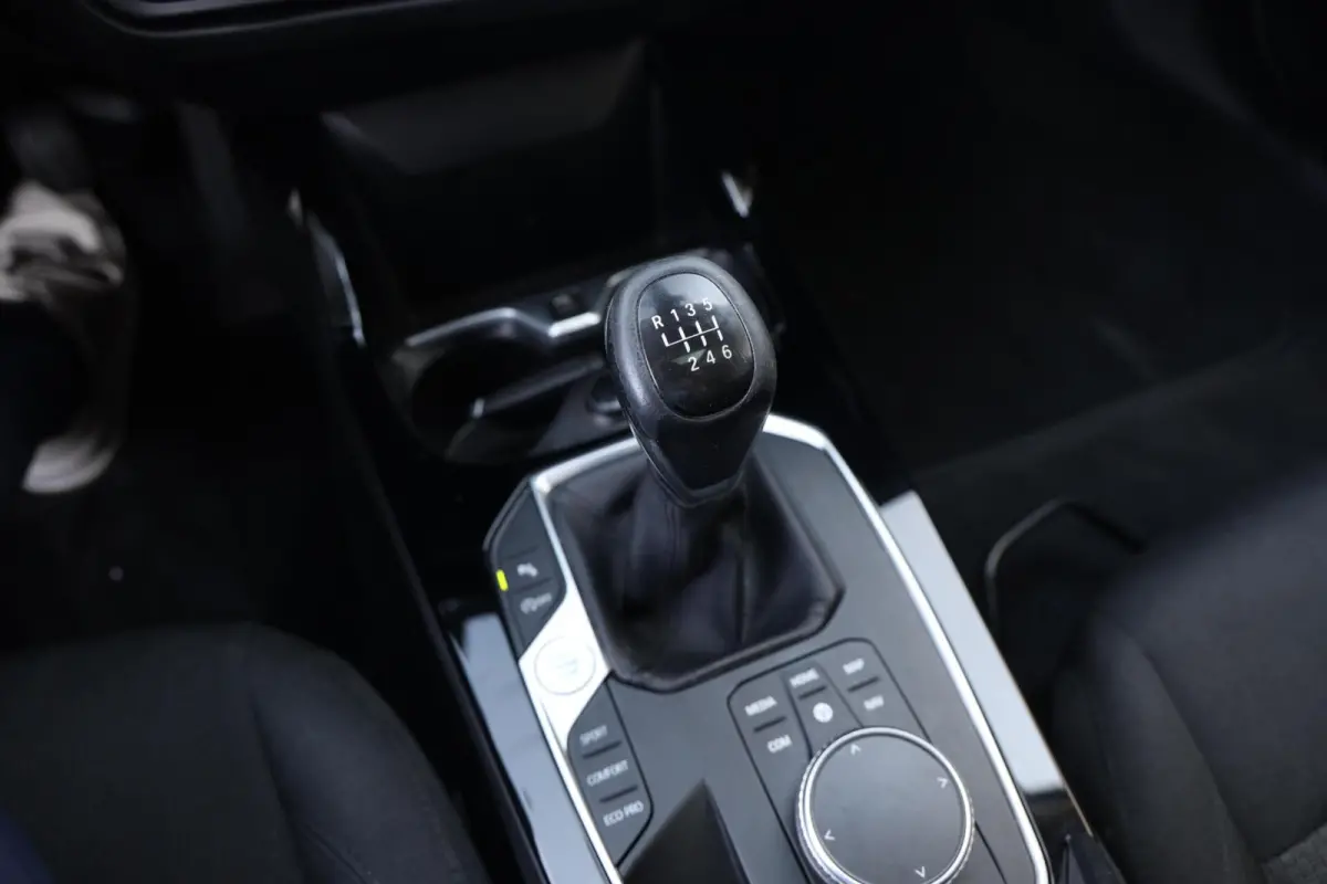 118i Business Edition|Panorama|Navi|Apple carplay/Android auto|LED|