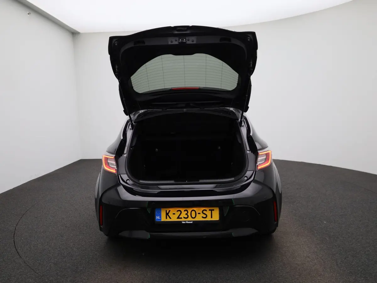 1.8 Hybrid Business Plus | Navigatie | Airco | Privacy Glass | Lichtmetalen Velgen |