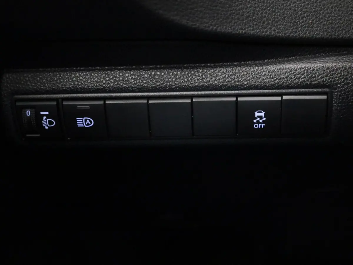 1.8 Hybrid Business Plus | Navigatie | Airco | Privacy Glass | Lichtmetalen Velgen |