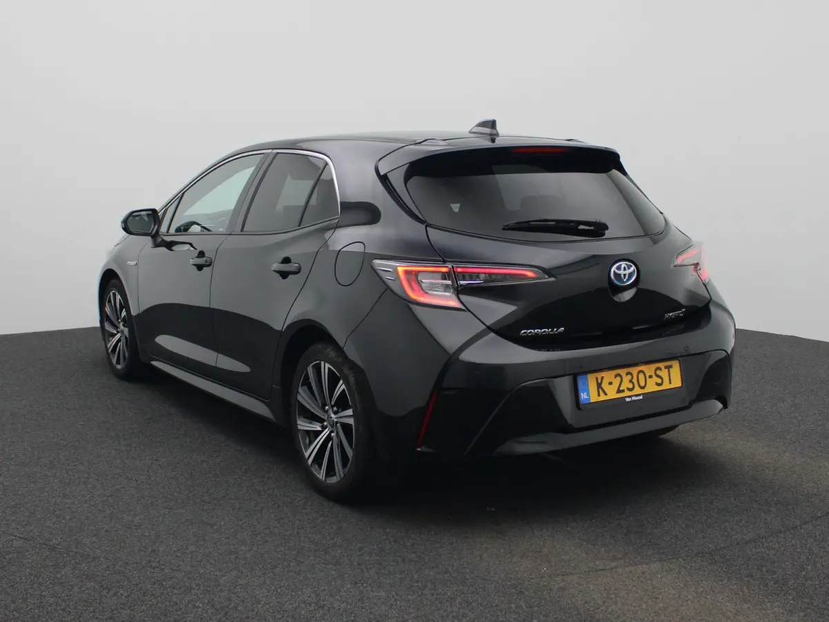 1.8 Hybrid Business Plus | Navigatie | Airco | Privacy Glass | Lichtmetalen Velgen |