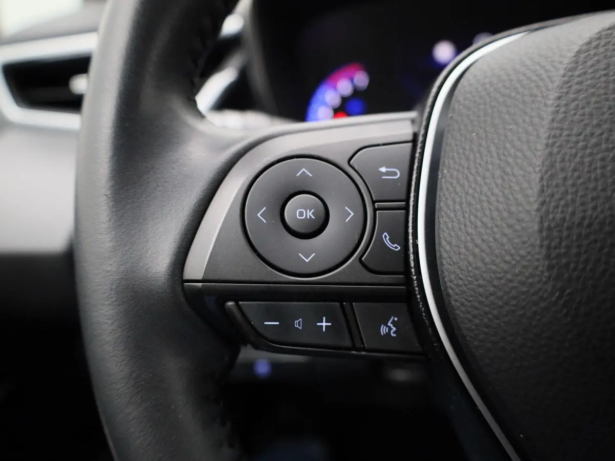 1.8 Hybrid Business Plus | Navigatie | Airco | Privacy Glass | Lichtmetalen Velgen |