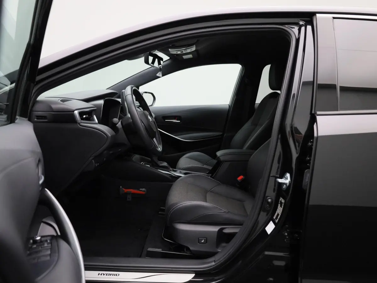 1.8 Hybrid Business Plus | Navigatie | Airco | Privacy Glass | Lichtmetalen Velgen |