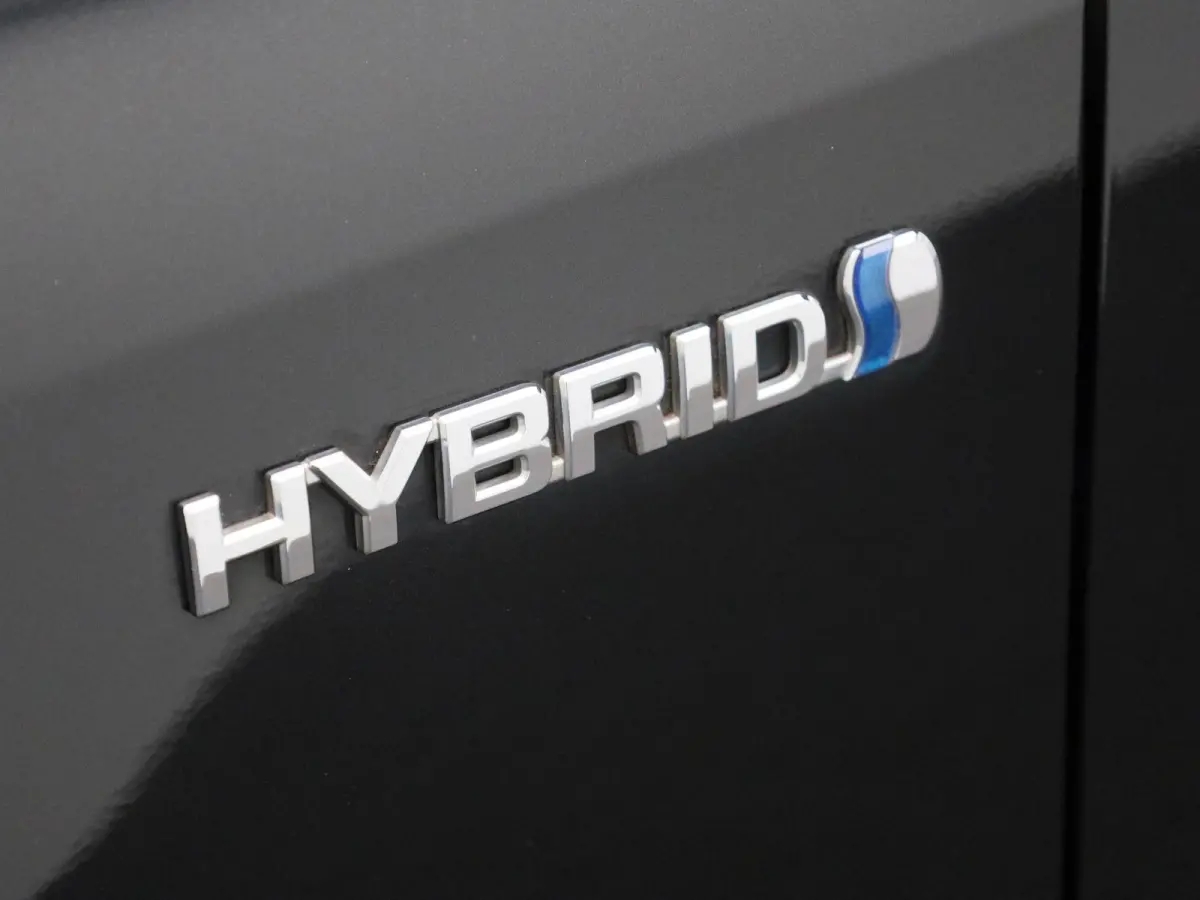 1.8 Hybrid Business Plus | Navigatie | Airco | Privacy Glass | Lichtmetalen Velgen |