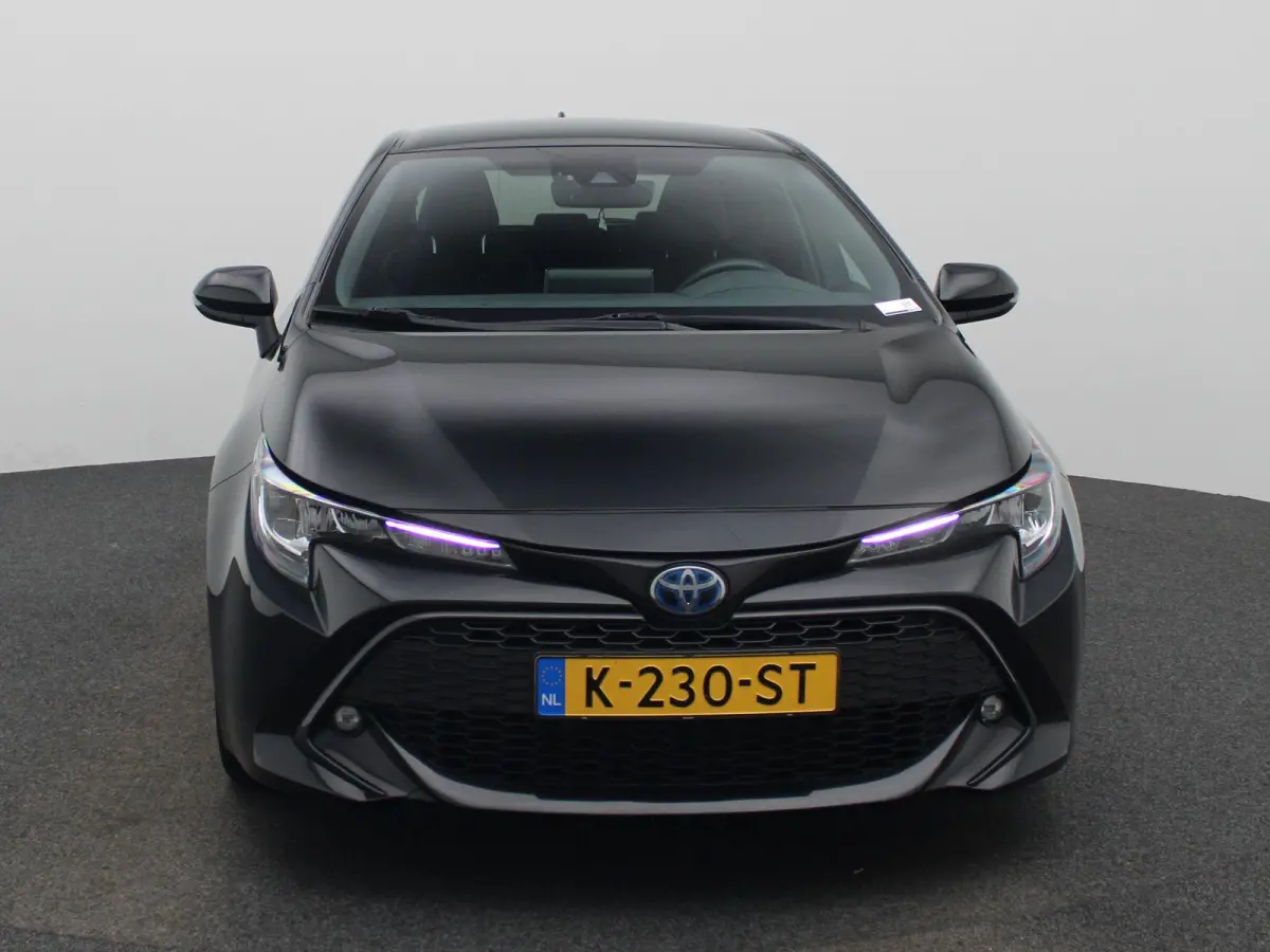 1.8 Hybrid Business Plus | Navigatie | Airco | Privacy Glass | Lichtmetalen Velgen |